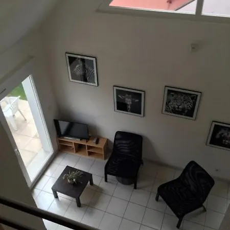 Maison Pres Du Centre Avec Terrasse Et Jardin Сasa de vacaciones *